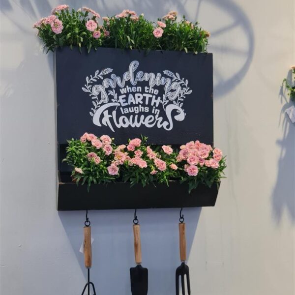 מעמד קיר לעציץ + כלים לגינה 80*18*50