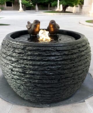 מזרקה עם אור כדור 20*25 מזרקה עם אור כדור 20*25