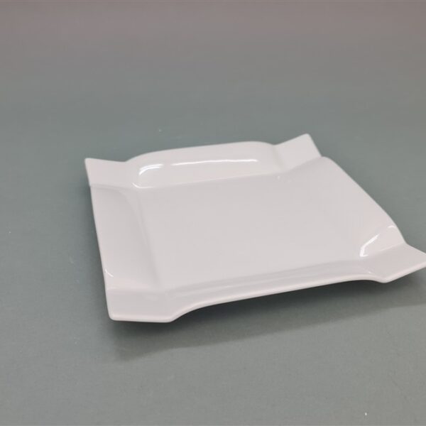 41.9411550 מגש מרובע פורצלן לבן 20.5