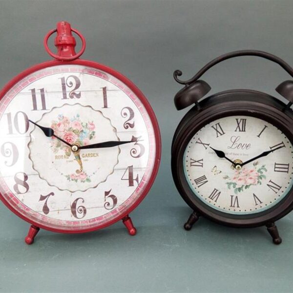 שעון עתיק עגול חום שעון עתיק עגול חום