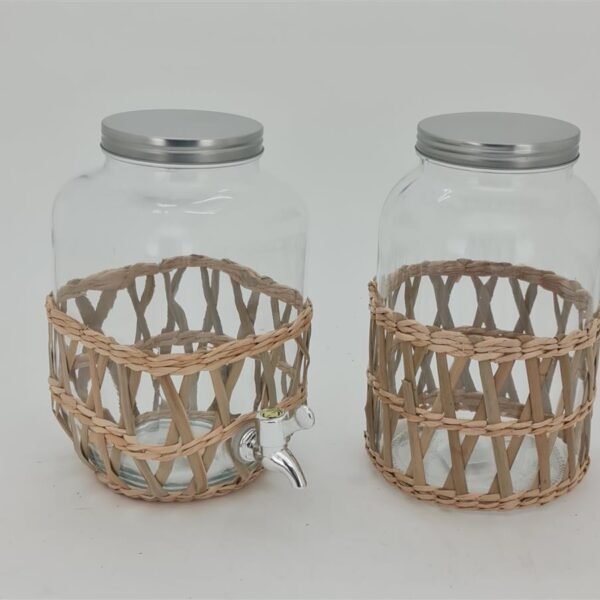 מיכל שתיה עם ברז+קש