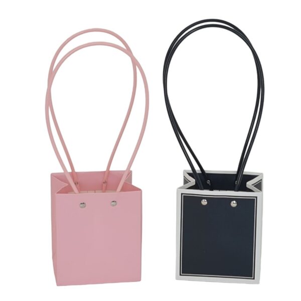 שקית נייר 13*10.5*11 מרובע שחור