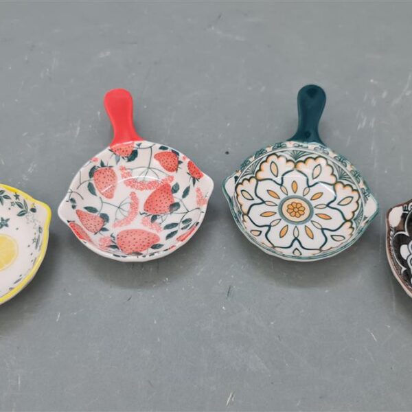 צלחת עגולה עם ידית דקור 3*14.5