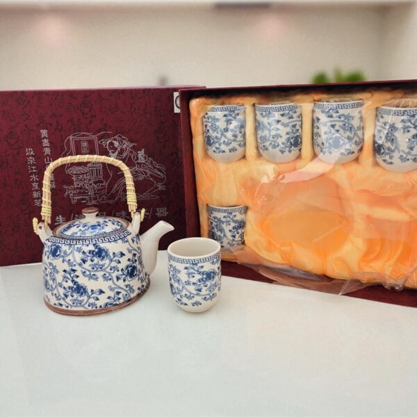 סט קומקום + 6 כוסות דקור כחול