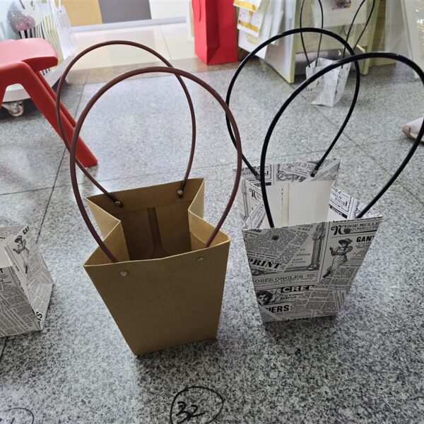 10 שקיות נייר 11.5*17*20 חום