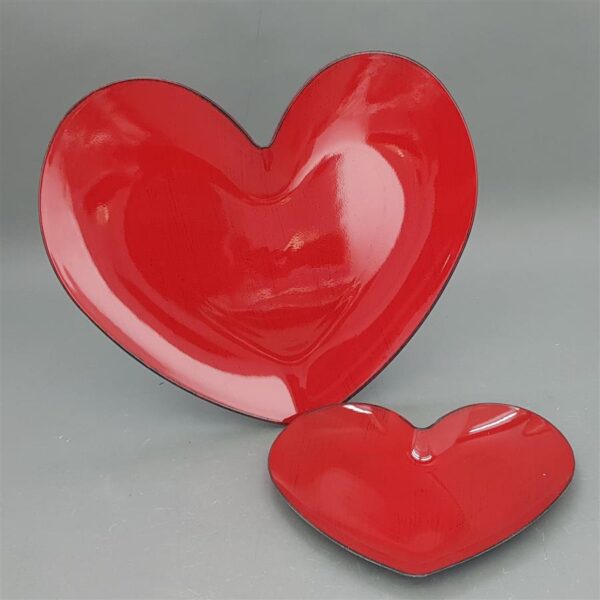 מגש "לב" אדום 22*25